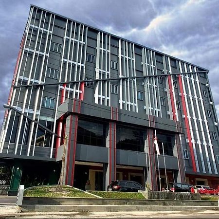 New Hollywood Hotel Pekanbaru Εξωτερικό φωτογραφία
