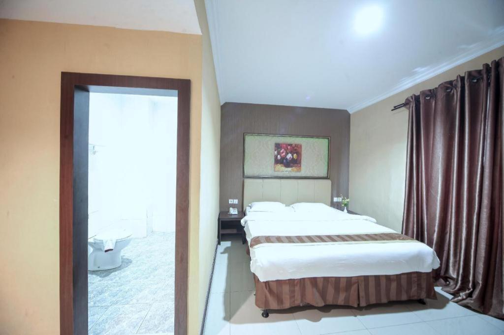 New Hollywood Hotel Pekanbaru Εξωτερικό φωτογραφία