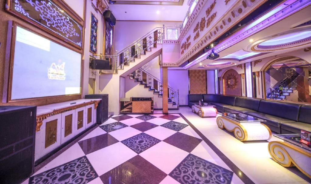 New Hollywood Hotel Pekanbaru Εξωτερικό φωτογραφία
