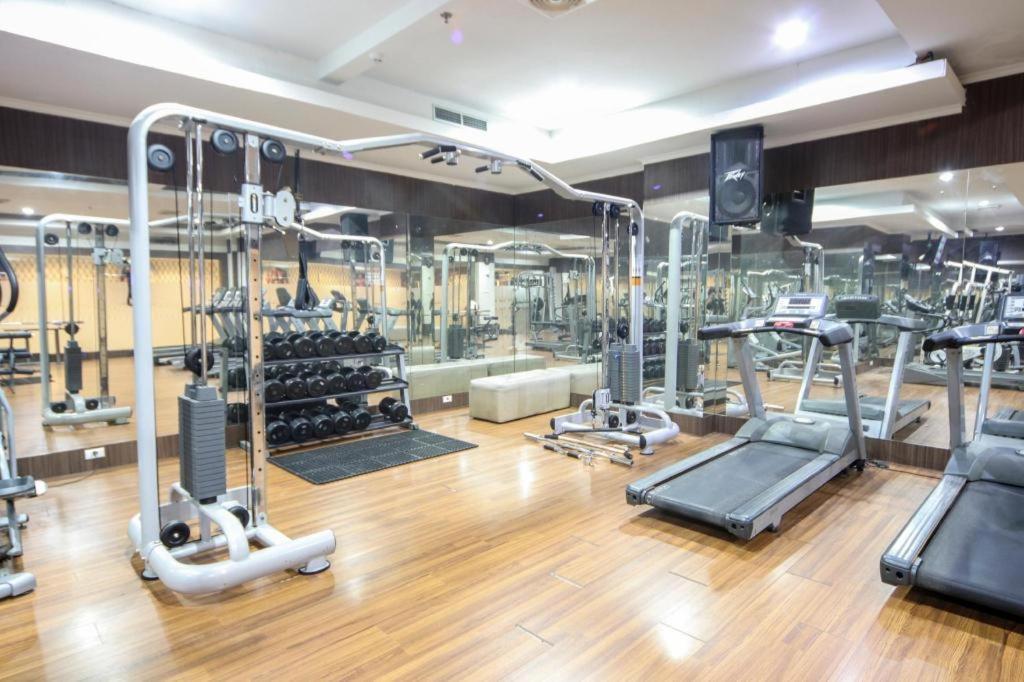 New Hollywood Hotel Pekanbaru Εξωτερικό φωτογραφία
