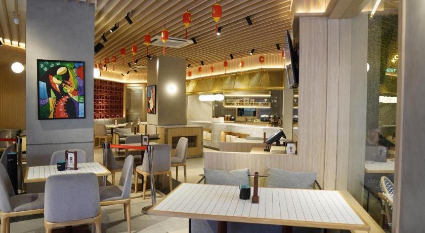 New Hollywood Hotel Pekanbaru Εξωτερικό φωτογραφία