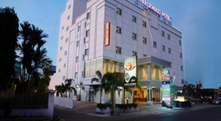 New Hollywood Hotel Pekanbaru Εξωτερικό φωτογραφία