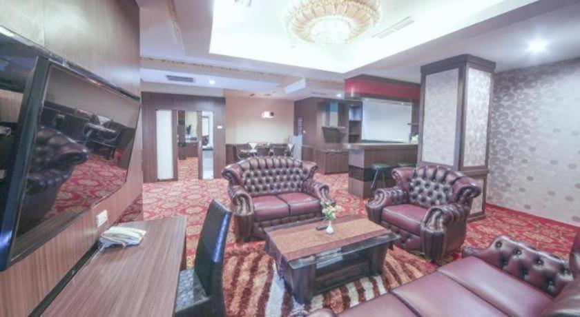 New Hollywood Hotel Pekanbaru Εξωτερικό φωτογραφία