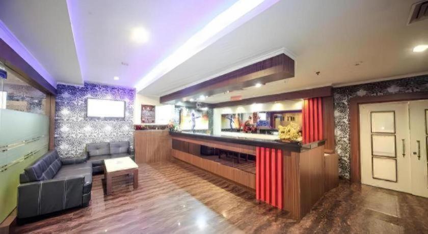 New Hollywood Hotel Pekanbaru Εξωτερικό φωτογραφία