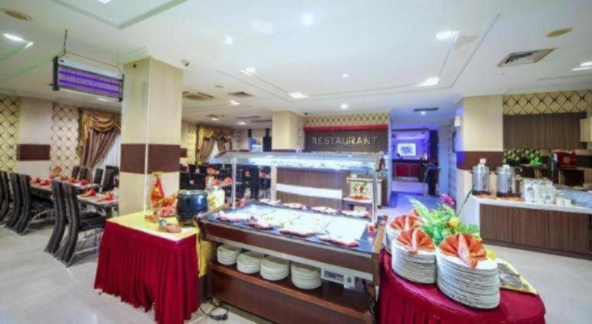 New Hollywood Hotel Pekanbaru Εξωτερικό φωτογραφία